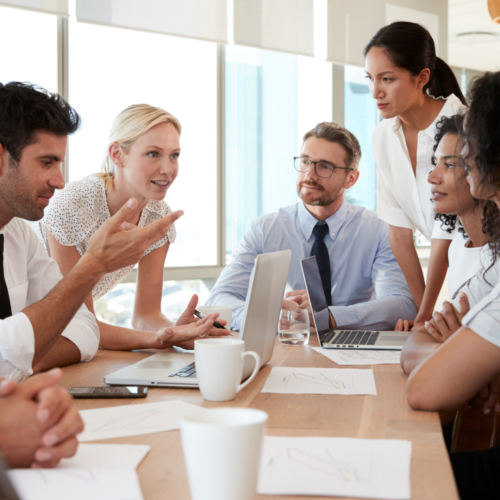 SEGURIDAD PSICOLÓGICA EN EL TRABAJO: CÓMO LOS LÍDERES PUEDEN CONSTRUIR LUGARES DE TRABAJO PSICOLÓGICAMENTE SEGUROS